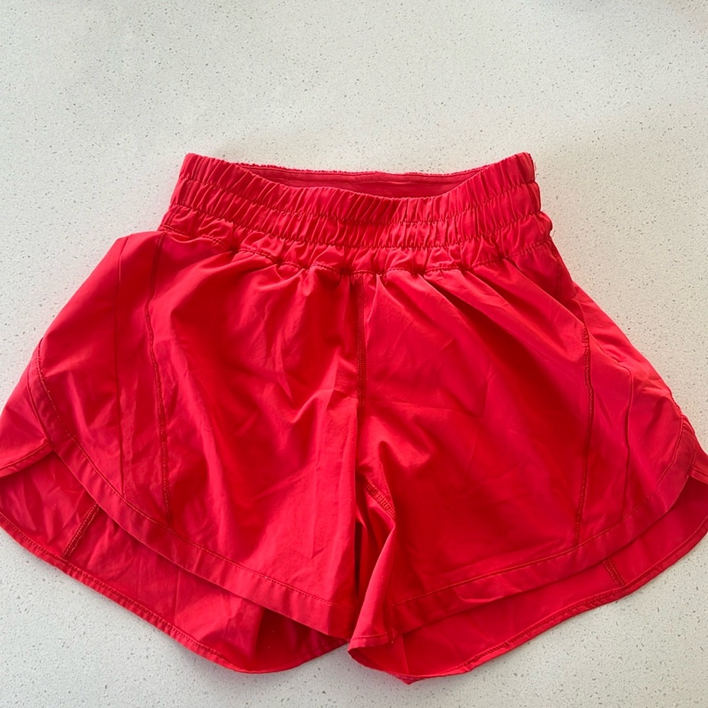 Lululemon Hotty Hot Lined 4” shorts